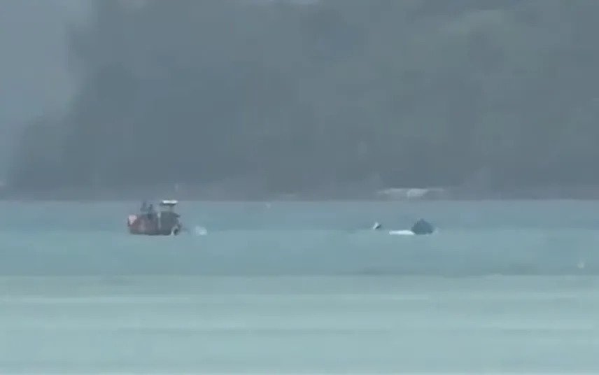 Longtail boat capsize near Koh Samui