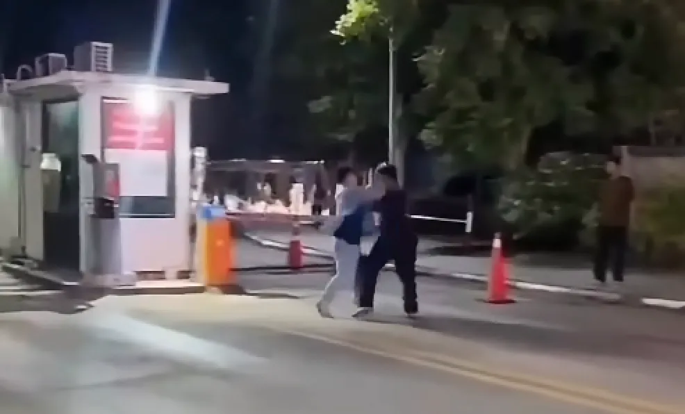 Taxi brawl outside Koh Samui airport