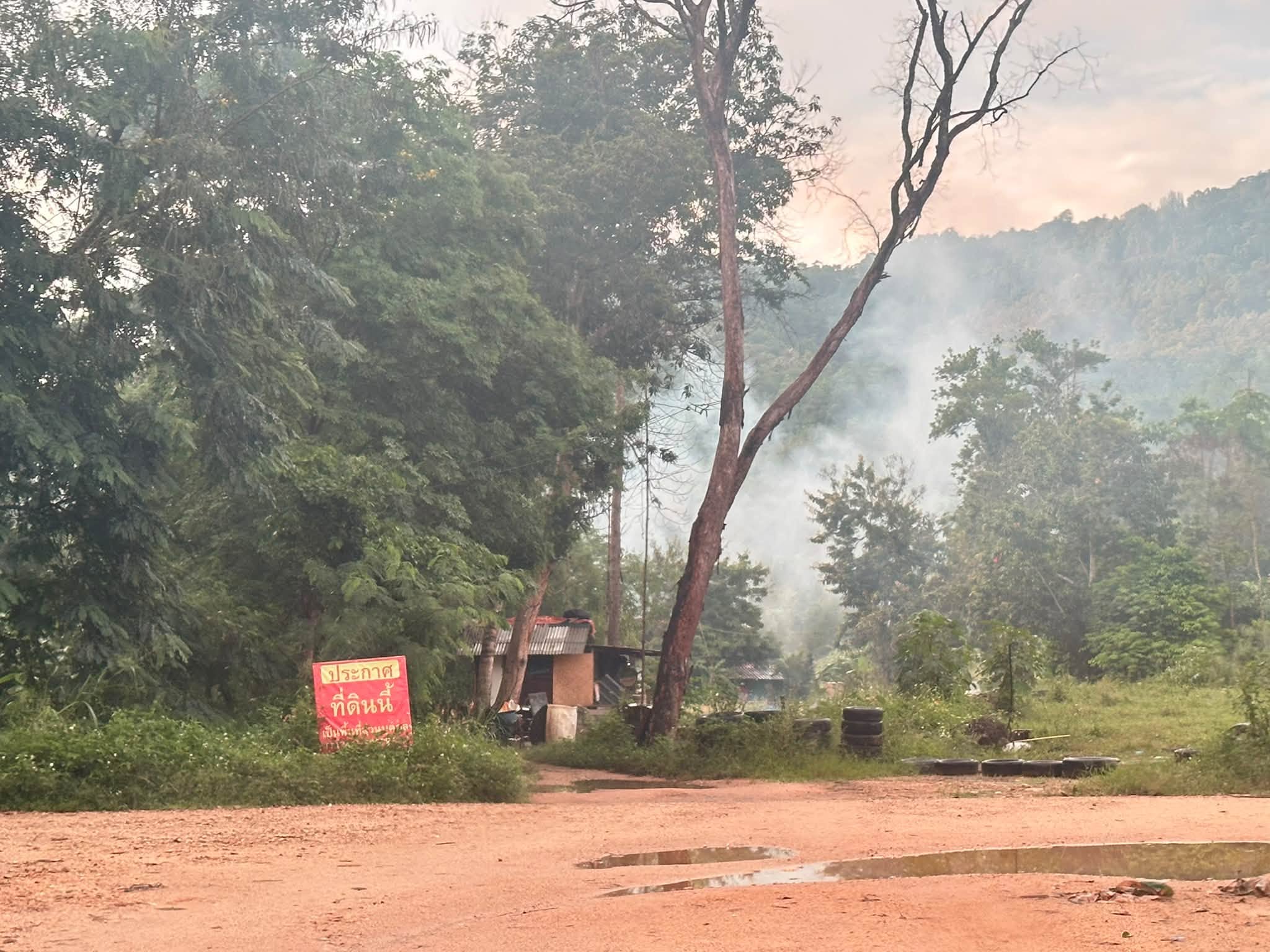 Koh Samui: toxic fumes and waste burned in the open despite bans